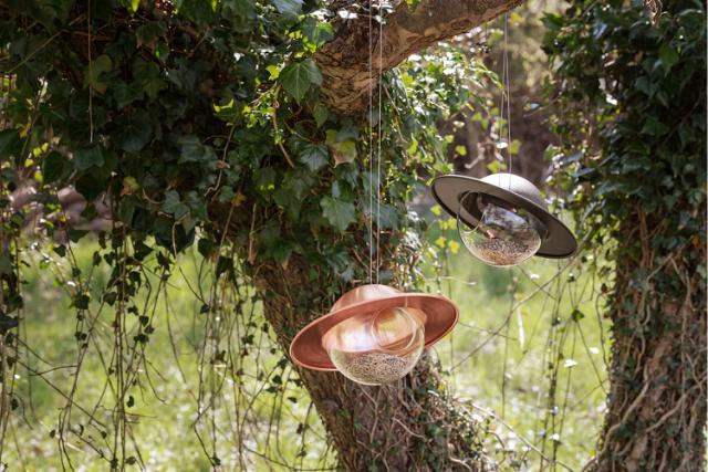 Saturn Bird feeder - Black