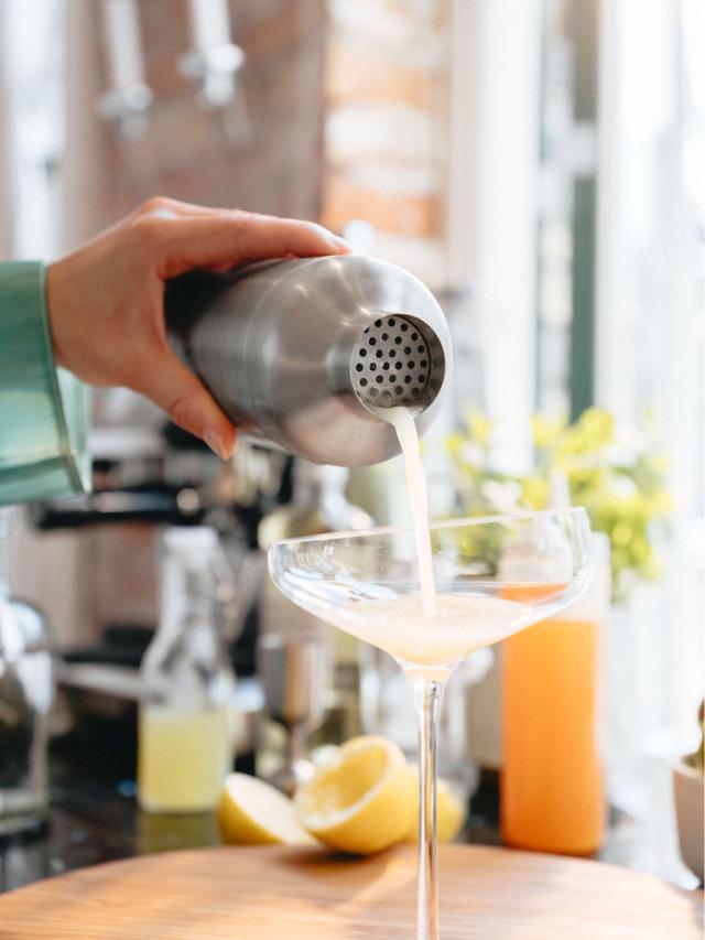 Lifestyle_Photo_1 Liquid Lounge Cocktail shaker