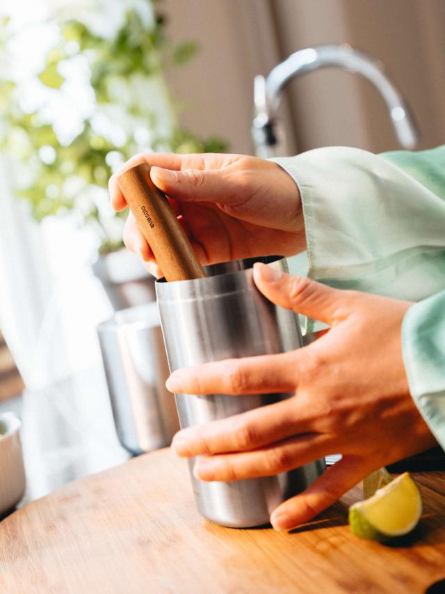 Lifestyle_Photo_8 Liquid Lounge Cocktail shaker